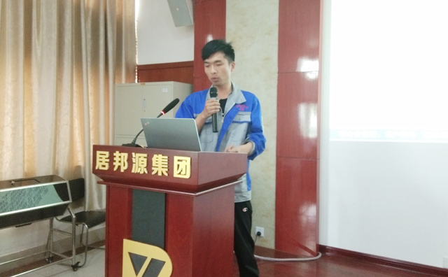 公司韓貽波經(jīng)理分享銷(xiāo)售談判基礎(chǔ)與技巧，提出抓住時(shí)機(jī)，體貼顧客，隨時(shí)準(zhǔn)備滿(mǎn)足顧客甚至準(zhǔn)顧客的需要。