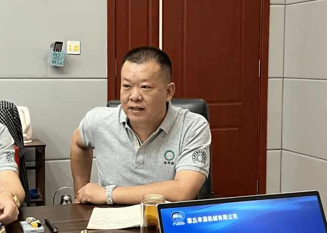 大家一起對行業(yè)案例進(jìn)行分析，討論行業(yè)開發(fā)的策略，旨在深入了解客戶需求后，給不同行業(yè)客戶提供專業(yè)解決方案，與客戶一起成長。
